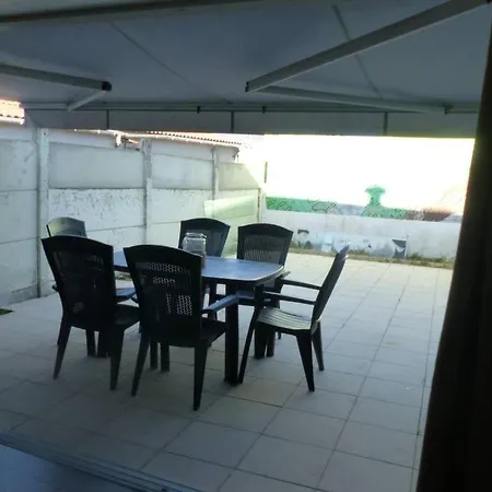 La Gabelle Hilaire בית נופש *